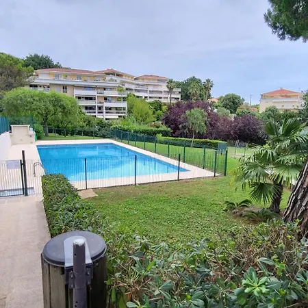 Spacieux 2 Pieces Vue Piscine Antibes